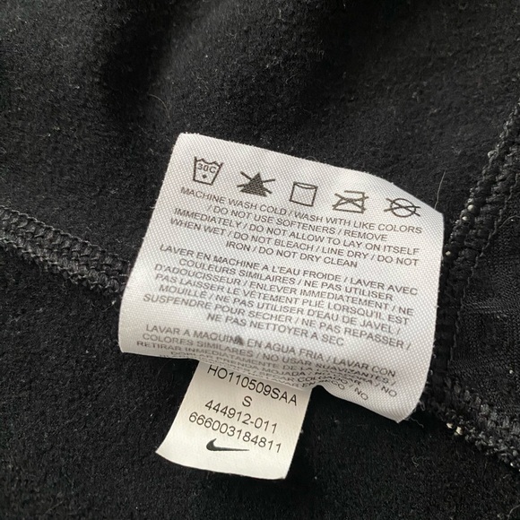 Nike women’s running shield element jacket, thumb holes - Picture 5 of 5